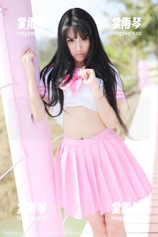 美媛馆 - 夏小秋秋秋修女原图，明明是一种肃穆，却带着一丝丝顽皮，难道这就是她的特质？