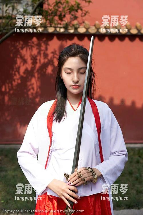 蜜桃社-Suki 蜜桃社 - Suki的睡衣搭配:轻松看穿这套图里的每一个细节