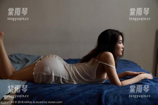 蜜桃社-伊琳 蜜桃社 - 伊琳的“裸足”写真,高清得像你能在画面上数到趾甲的细节!