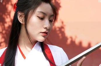 蜜桃社 - 原图在这里，下载前请先深呼吸！小魔女lily太温柔了，可能要软了。