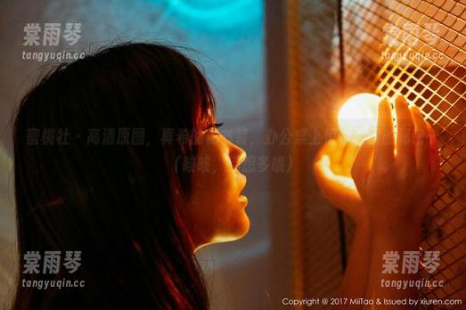 蜜桃社-真希 蜜桃社 - 高清原图,真希的秘书装,办公桌上悄悄泄露的秘密…(咳咳,别想多哦)