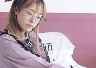 袜啵啵 - 看！糯米在校园里摇摇摆摆的样子——不过原图好像更意外！