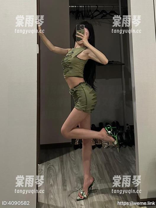 黎允熙baby 微密圈 - 黎允熙baby黑色丁裤原图让人匪夷所思,这种颜色挑剔却又轻松,似乎很简单,但又不简单。